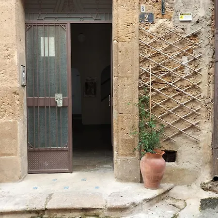 - Artemide * Caltagirone